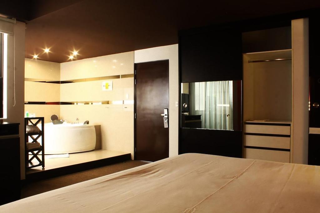 Hotel Ginebra Lima Zewnętrze zdjęcie